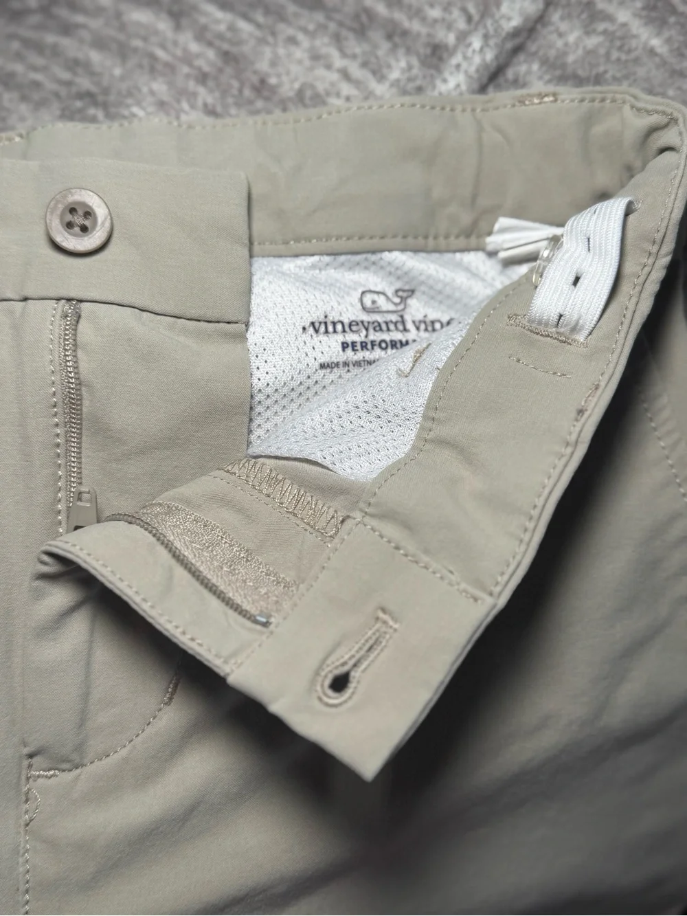 Vineyard Vines Boys Khaki Performance Pants Size 10 (001)